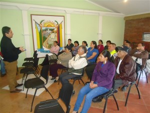 Los participantes escucharon atentos la intervención del Señor Alcalde