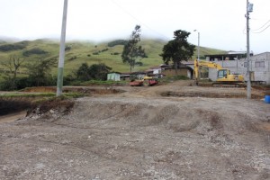 La maquinaria Municipal coloco material de mejoramiento en las plataformas