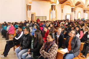 El Santuario de Andacocha permaneció completamente lleno durante la eucaristía