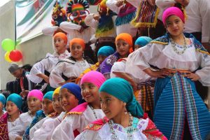 La Niñez de la escuela de educación básica “Ciudad de Guachapala” contagio con su alegría a los presentes.