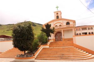 Vista frontal de la iglesia del Santuario Andacocha 
