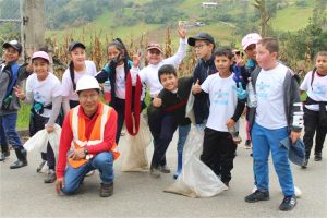 Niños y niñas de la escuela ciudad de Guachapala participaron en este proceso de sensibilización 